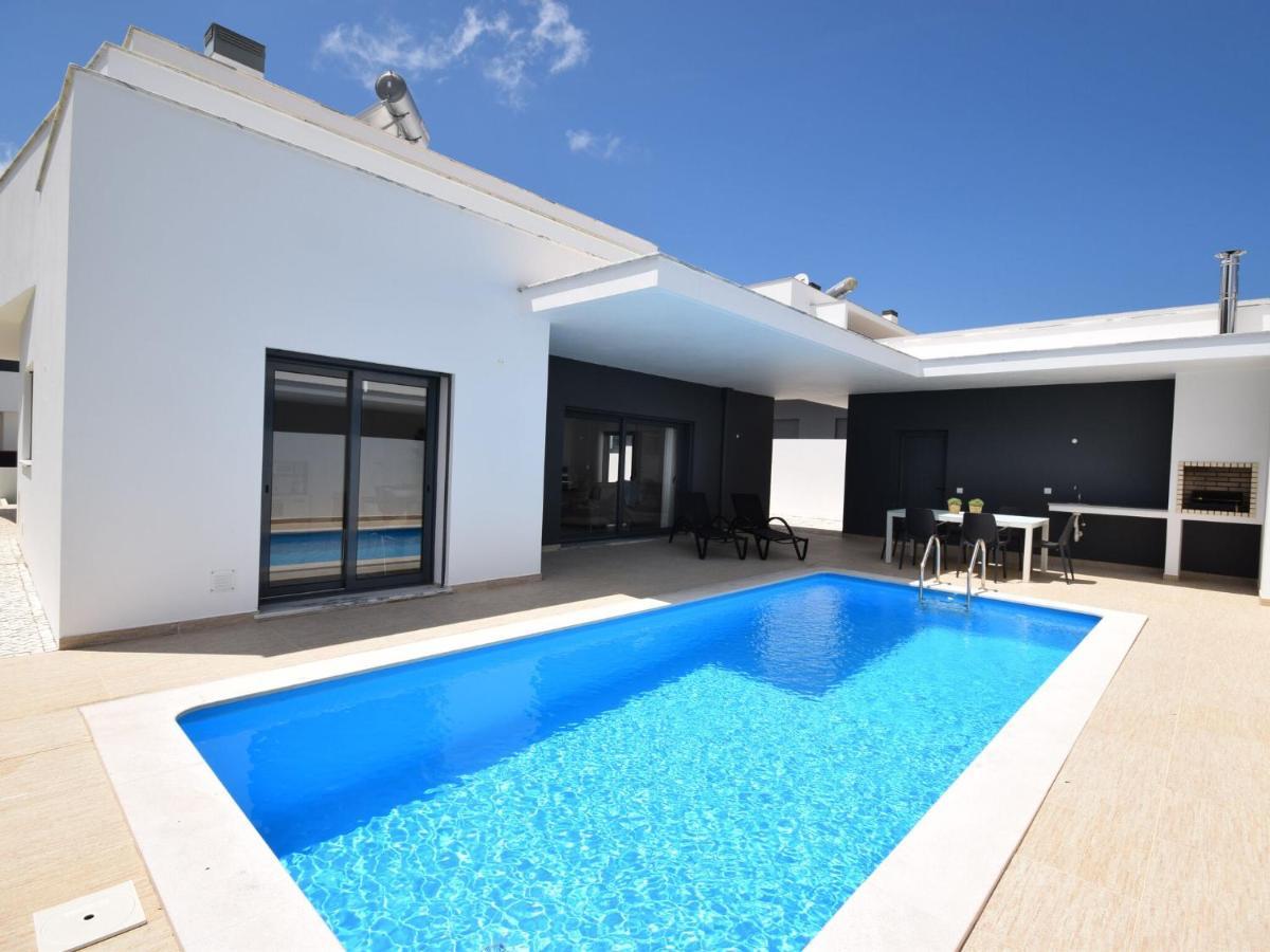 Modern Villa With Private Pool Near The Beautiful Beach Of Foz De Arelho Nadadouro Pokoj fotografie