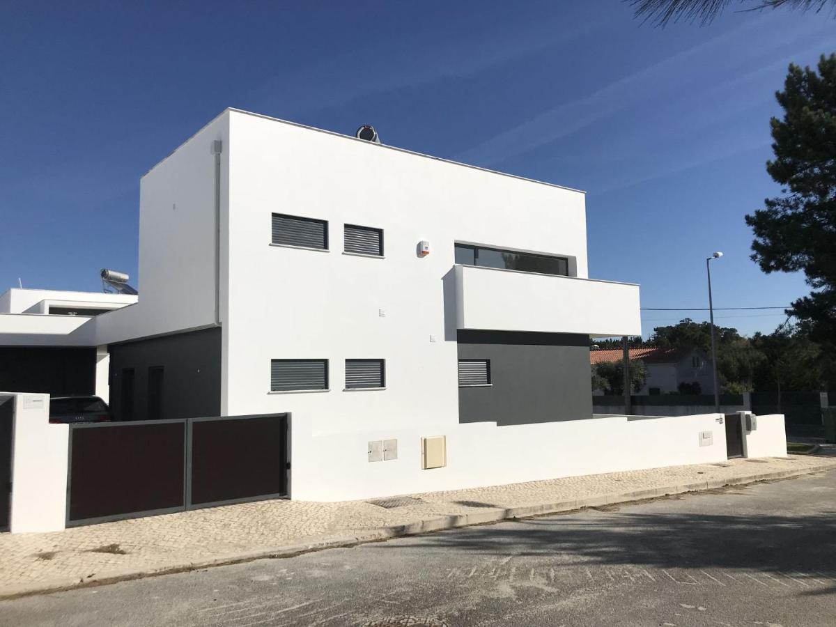 Modern Villa With Private Pool Near The Beautiful Beach Of Foz De Arelho Nadadouro Exteriér fotografie